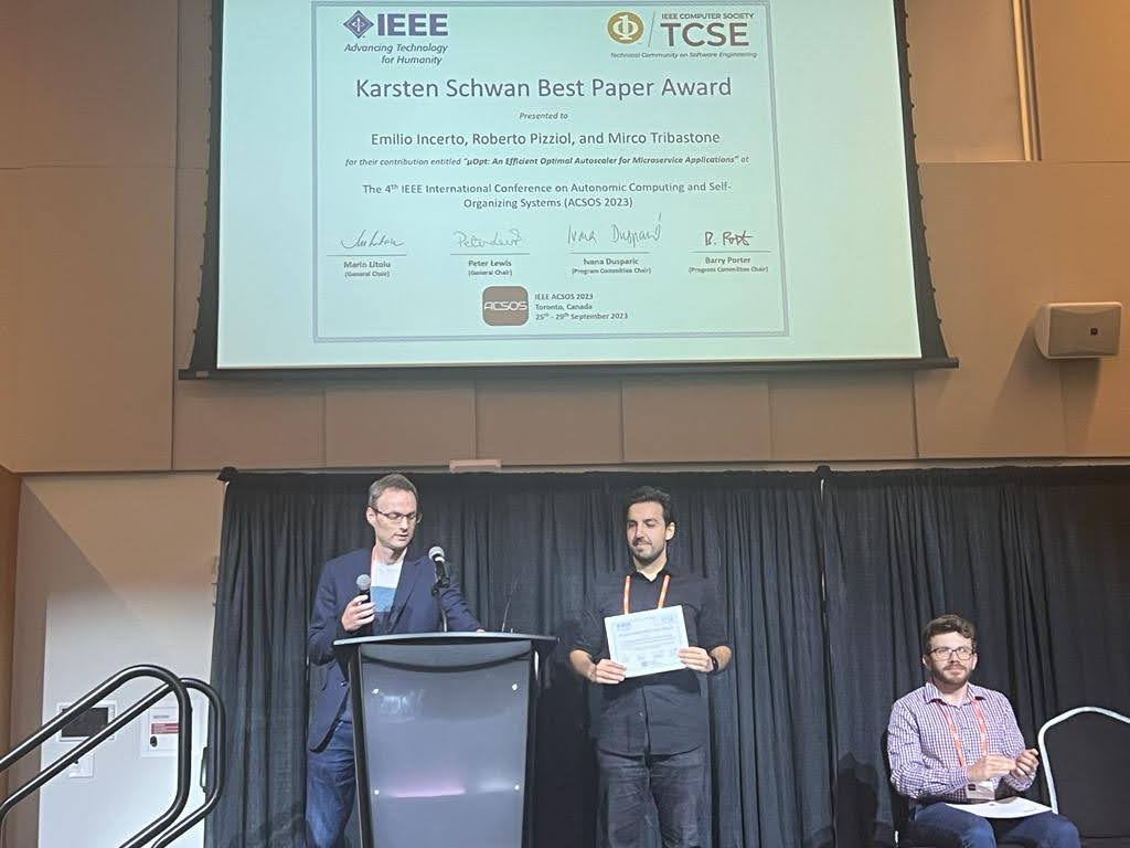μOpt: An Efficient Optimal Autoscaler for Microservice Applications